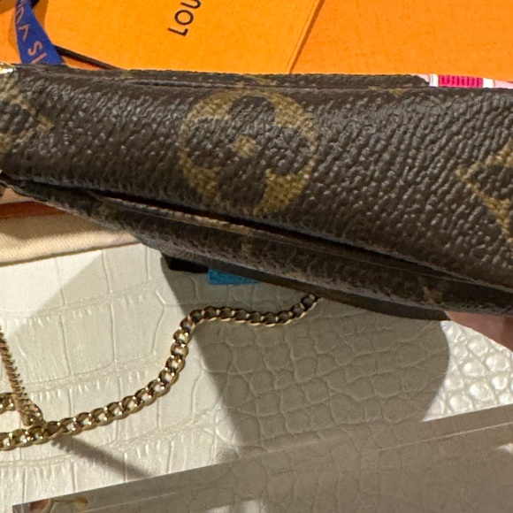 NWT LV mini Pochette Christmas collection 2022! - Picture 14 of 16